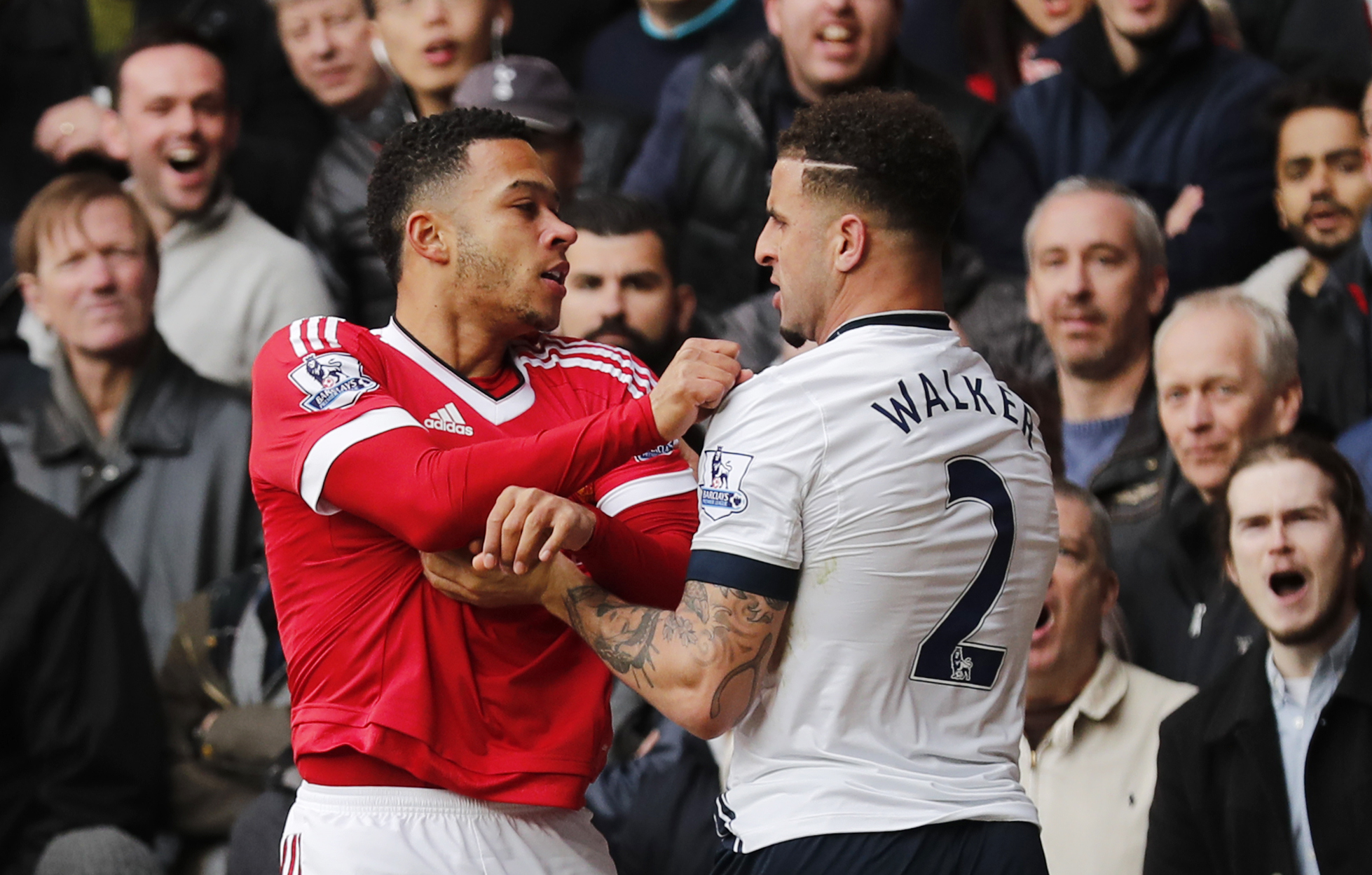 M.U "dâng" 3 điểm cho Tottenham bám đuổi Leicester