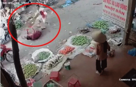 
Chỉ v&igrave; m&acirc;u thuẫn trong l&uacute;c ăn s&aacute;ng m&agrave; &aacute;n mạng đ&atilde; xảy ra
