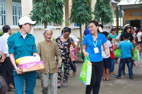 Hơn 3 tỉ đồng hỗ trợ đồng bào khó khăn