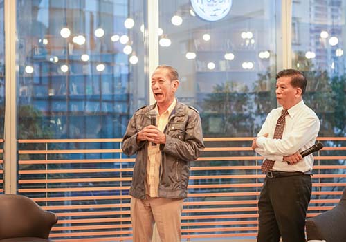 Tặng bài thuốc hỗ trợ sức khỏe cho 30 người bệnh ung thư  có hoàn cảnh khó khăn