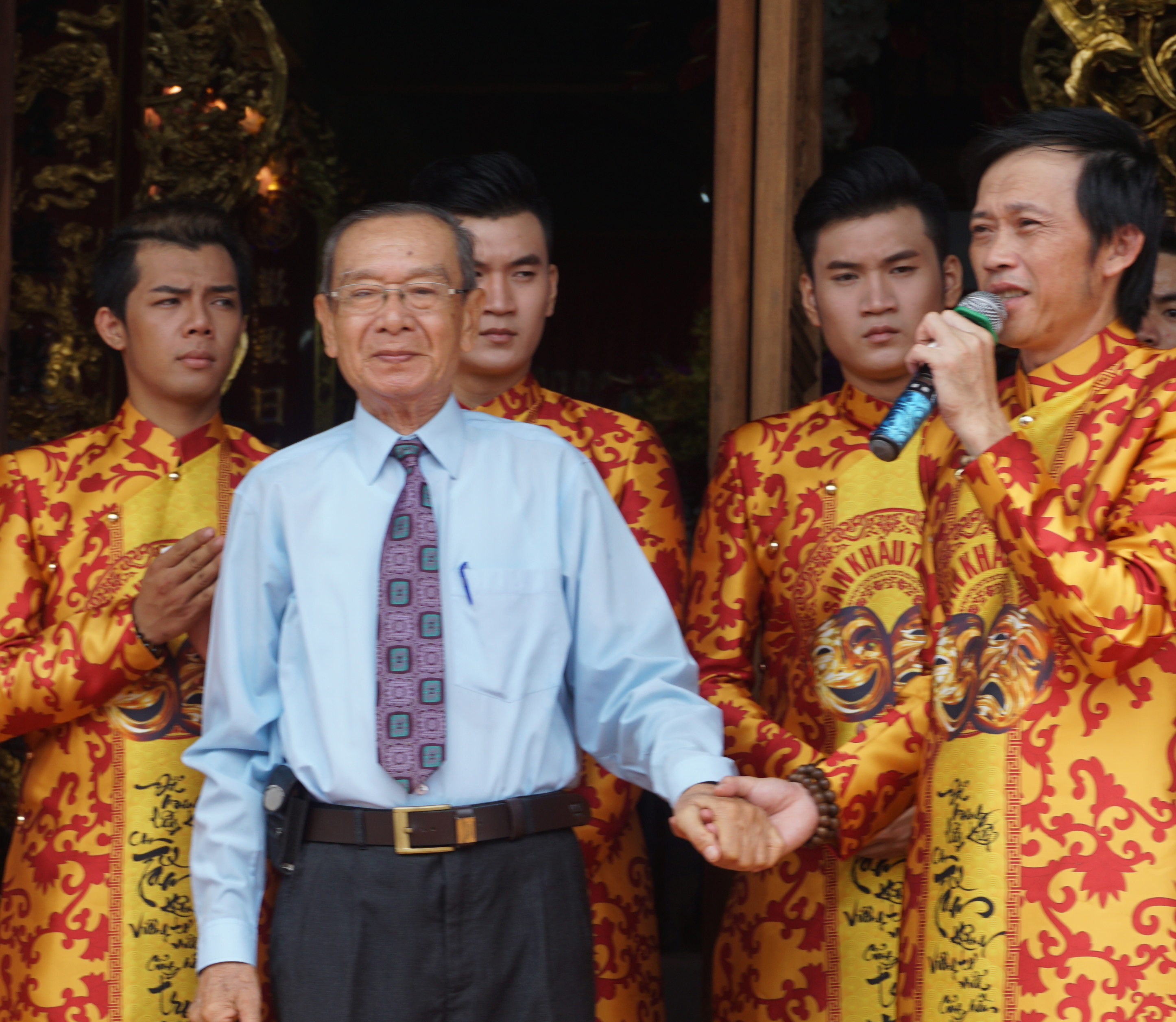 NSƯT Hoài Linh khánh thành Đền thờ Tổ