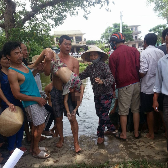 Đi câu cá, 3 trẻ chết đuối
