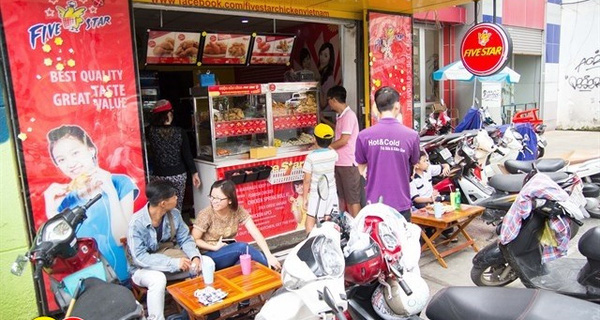 “Gà rán xe đẩy” của đại gia Thái đe dọa KFC, Lotteria...