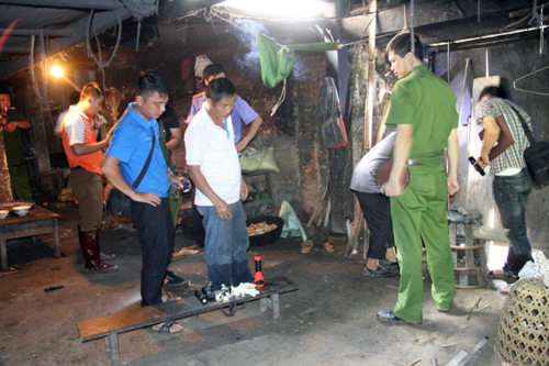 Tung hàng trăm trinh sát truy tìm nghi can thảm sát 4 người