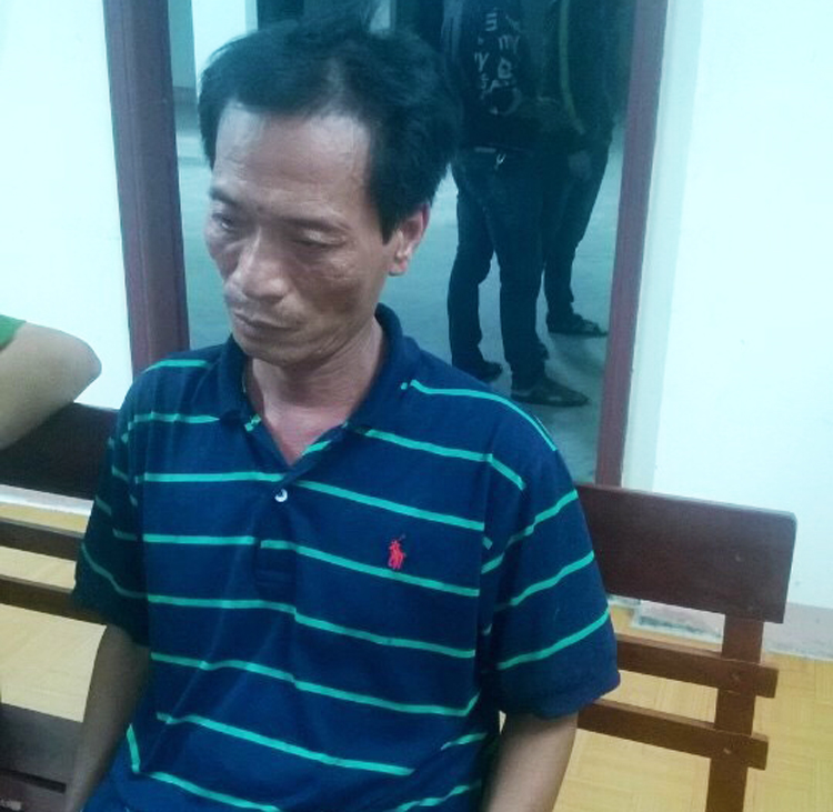 
Sau khi s&aacute;t hại em trai, Thắng bỏ trốn ra Đ&agrave; Nẵng th&igrave; bị bắt Ảnh: PN
