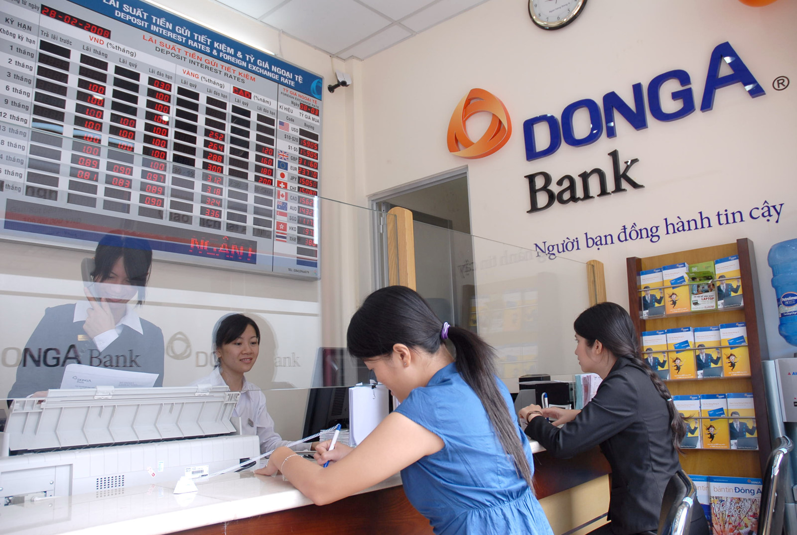 DongA Bank tìm được 22 khách hàng may mắn