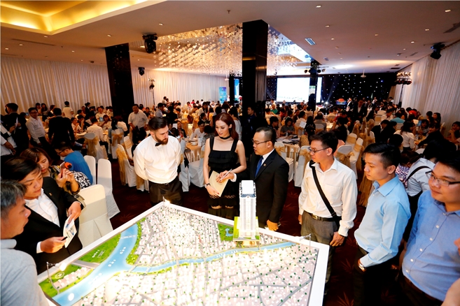 Grand Riverside quận 4 hút hàng