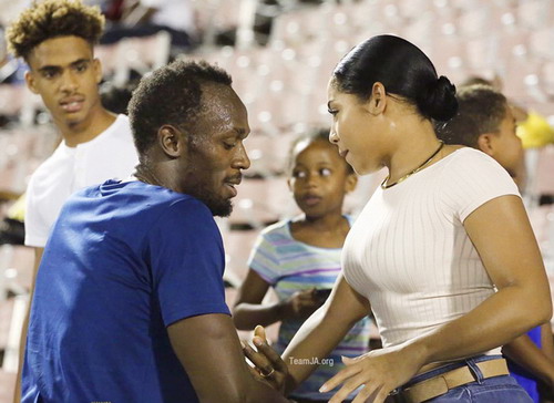 “Siêu vòng ba” Kim Kardashian thua sút người yêu Usain Bolt