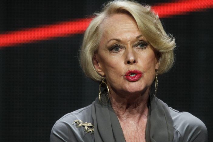 Siêu sao Tippi Hedren tiết lộ từng bị đạo diễn Hitchcock tấn công tình dục