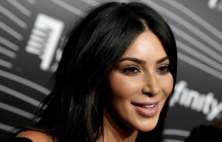 Kim Kardashian kiện trang web tung tin dàn cảnh bị cướp