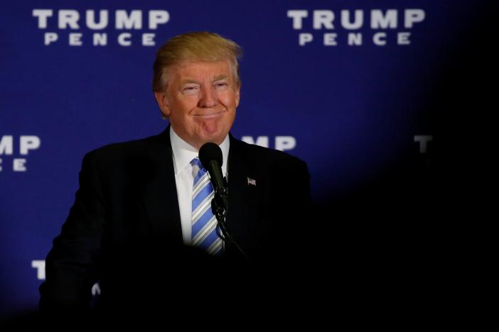 Ông Trump làm gì trong 100 ngày đầu tiên nếu làm tổng thống?