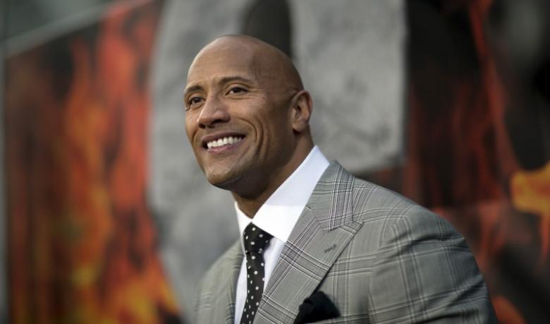 "The Rock" đánh bại sao phim "Người sắt" về việc kiếm tiền