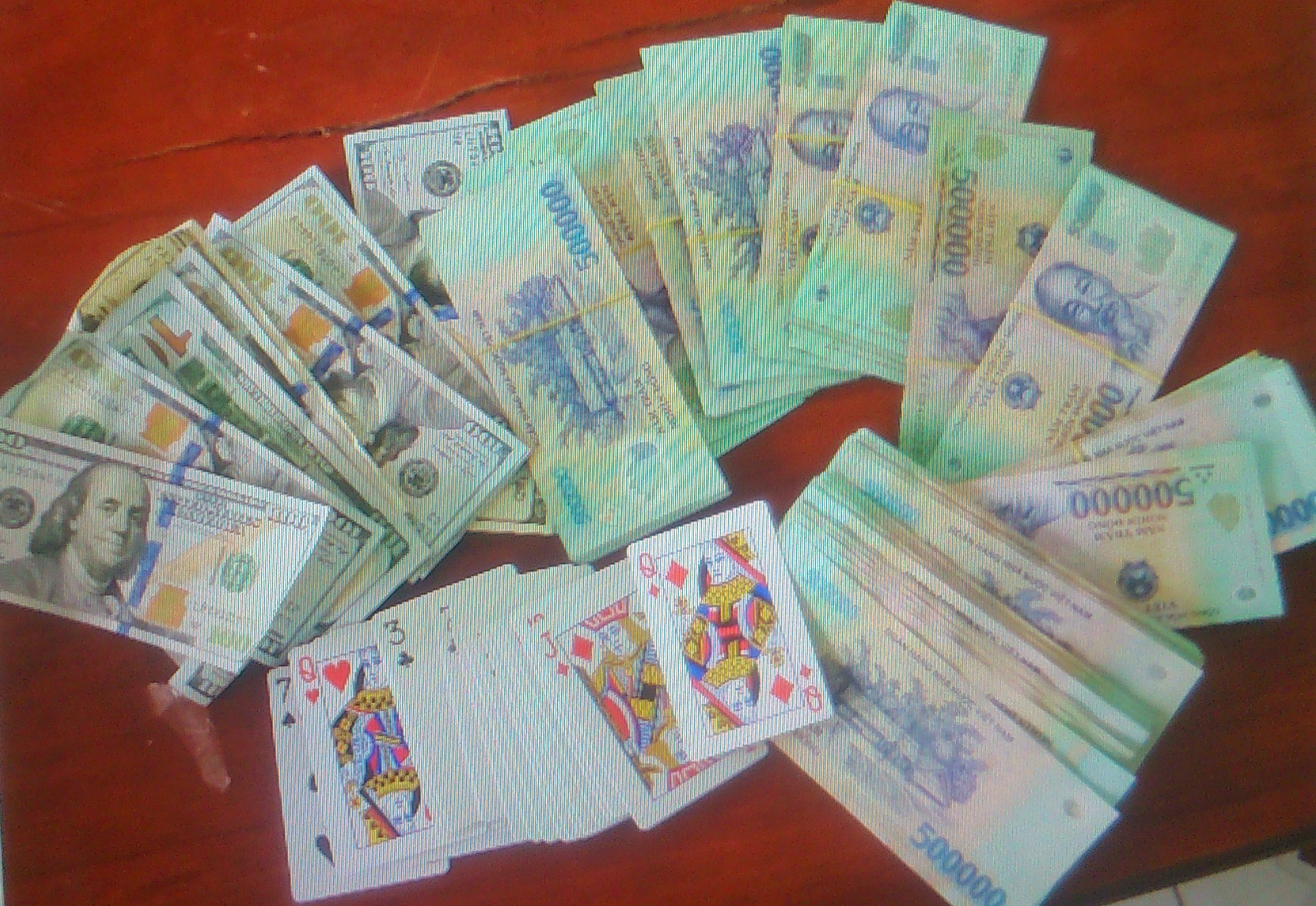 Nổ hàng chục phát súng, bắt sới bạc của “đại ca" Tài "sẹo”