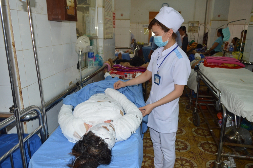 Vụ đổ xăng đốt cả nhà: Thêm 2 người mẹ tử vong