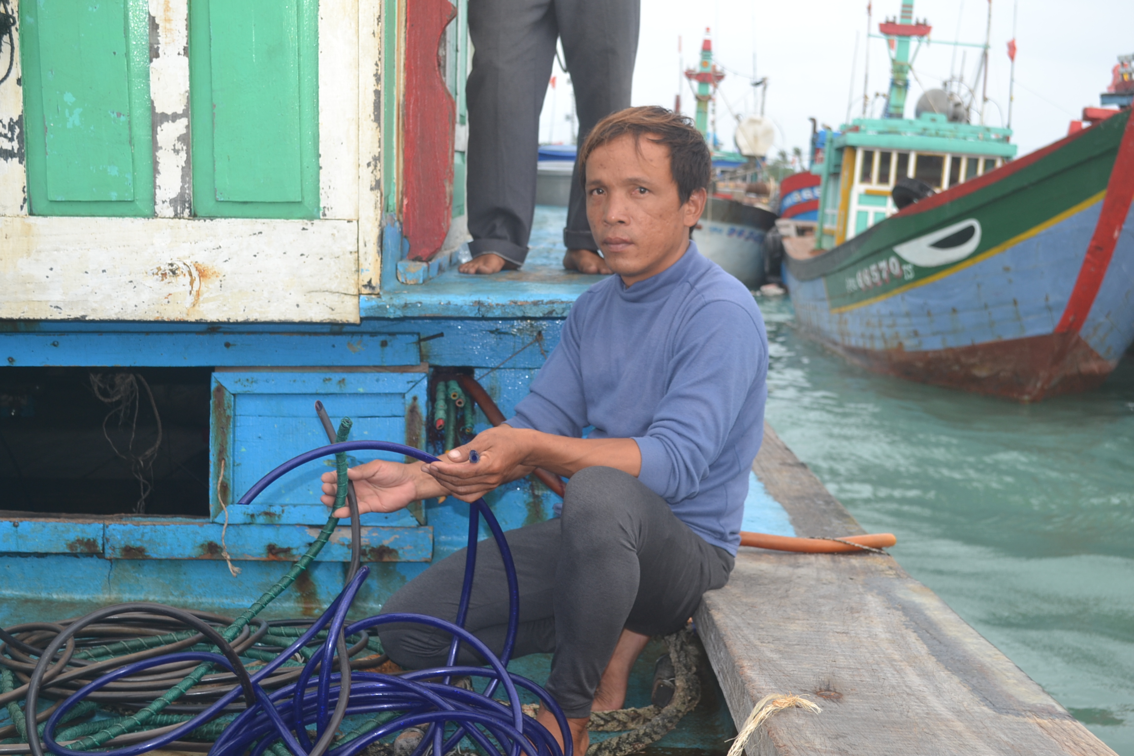 Dụng cụ phục vụ đ&aacute;nh bắt c&aacute; bị cắt đứt