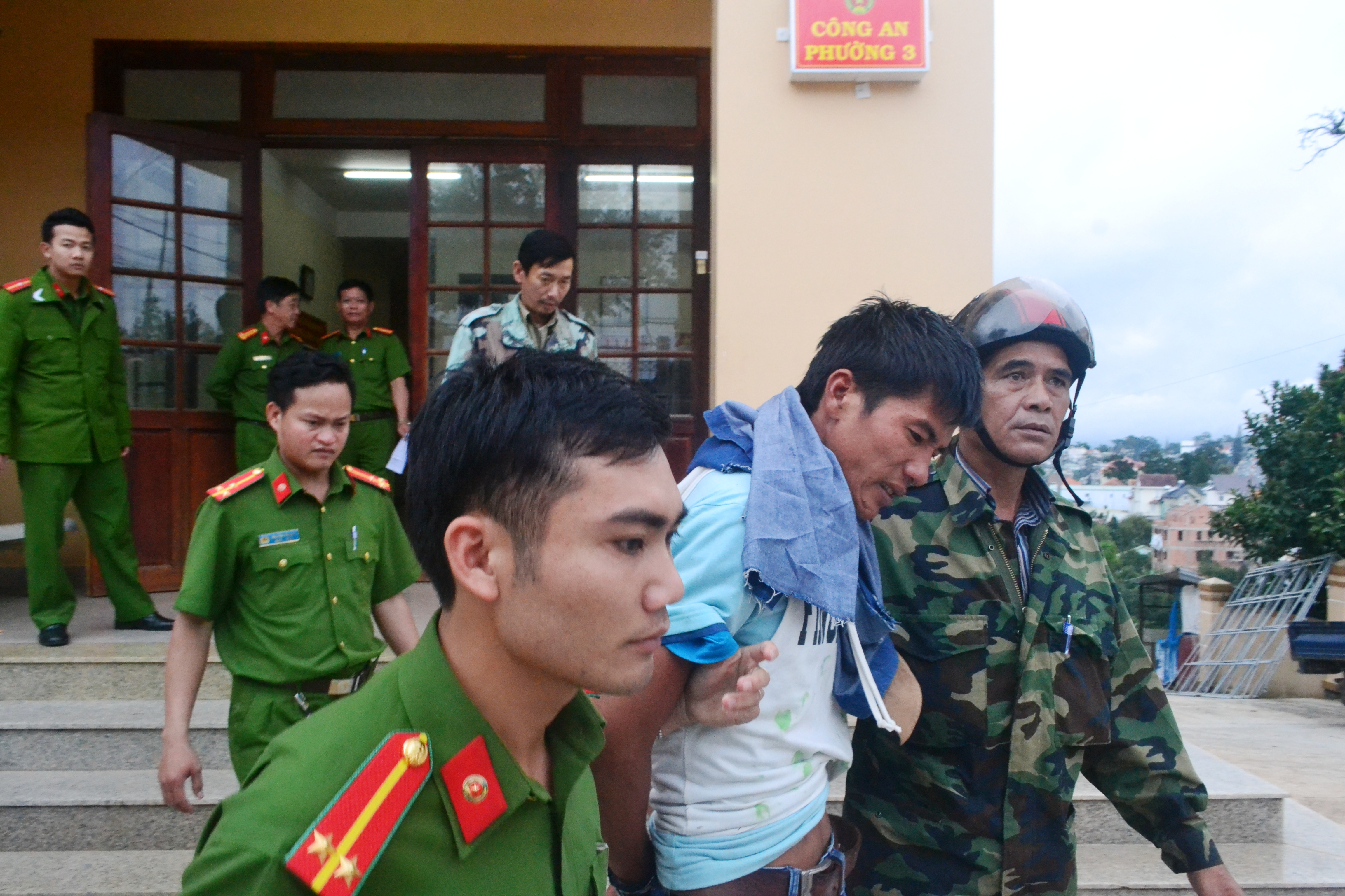 Bắt đối tượng cướp xe máy giữa ban ngày
