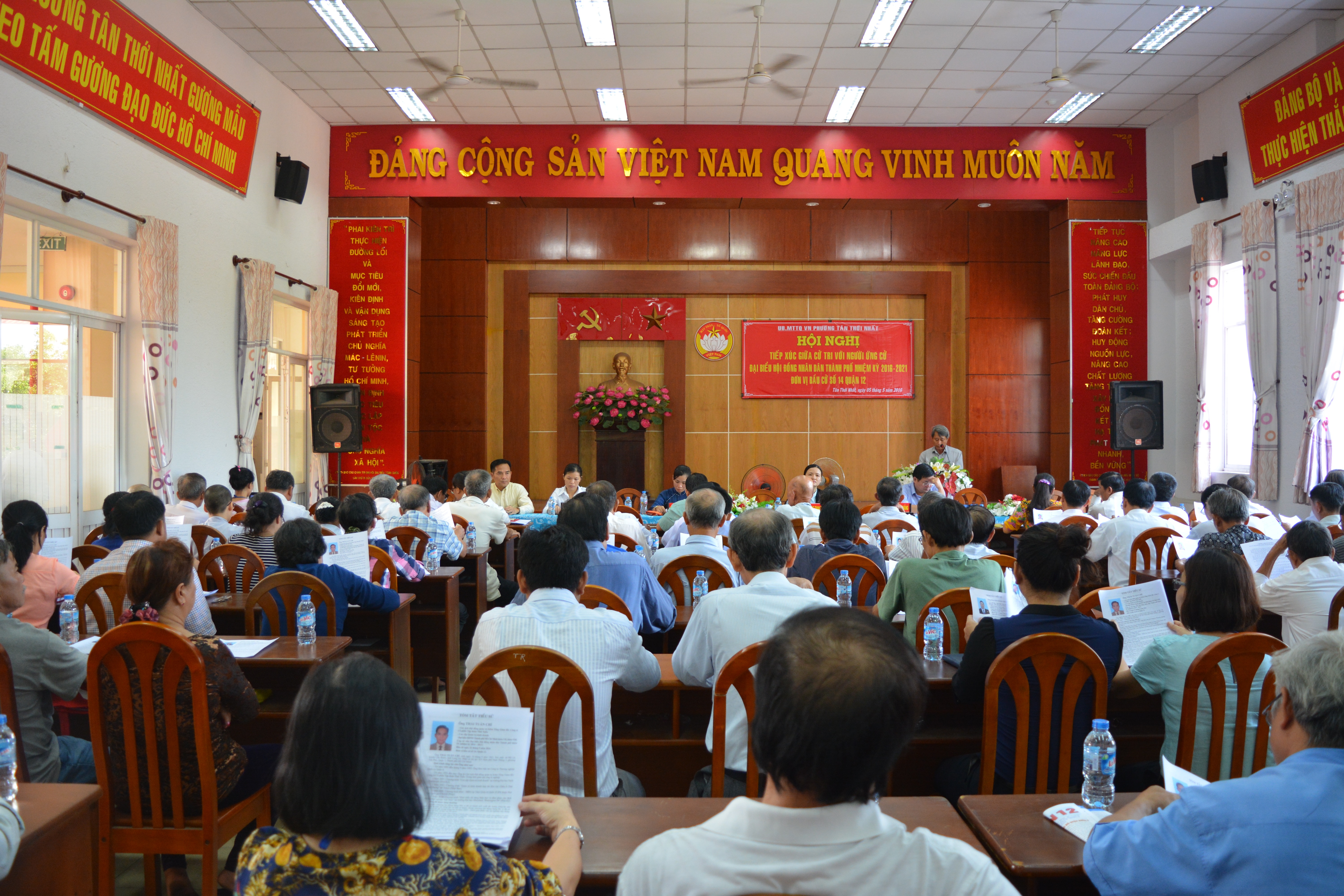 Ông Thái Tuấn Chí tiếp xúc cử tri quận 12