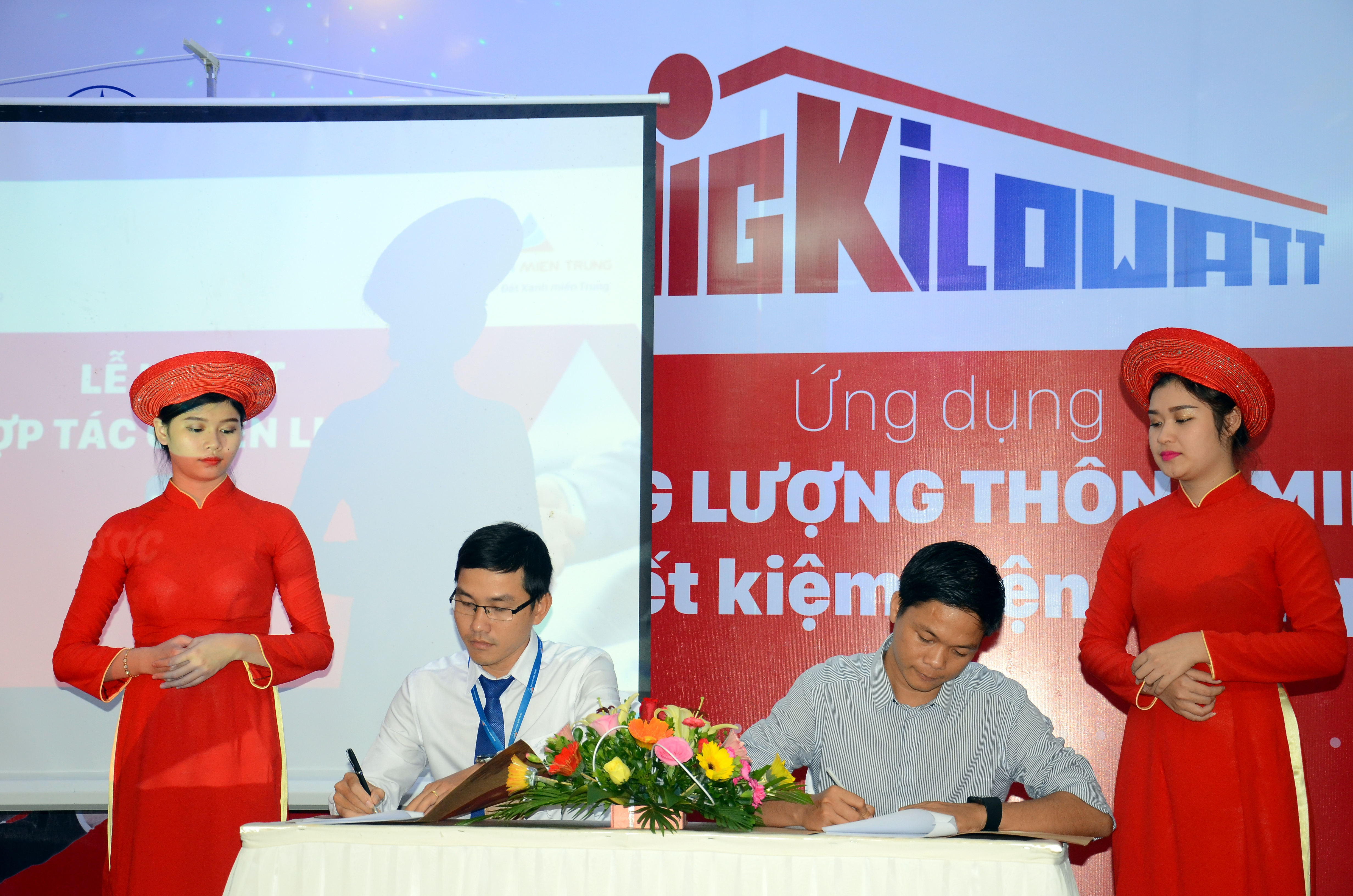 Lễ k&yacute; kết hợp t&aacute;c