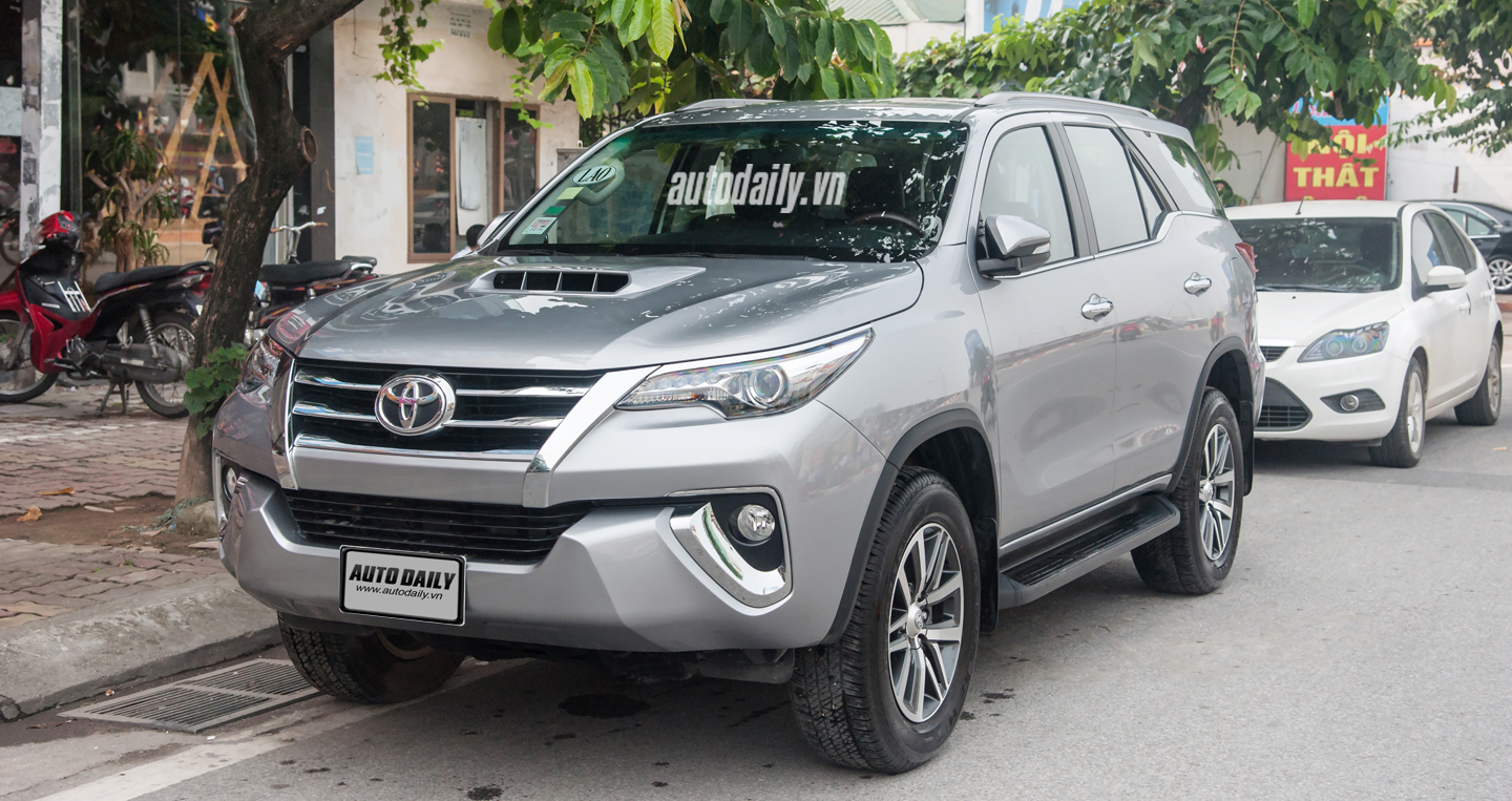 Toyota Fortuner 2016 bất ngờ xuất hiện tại Hà Nội