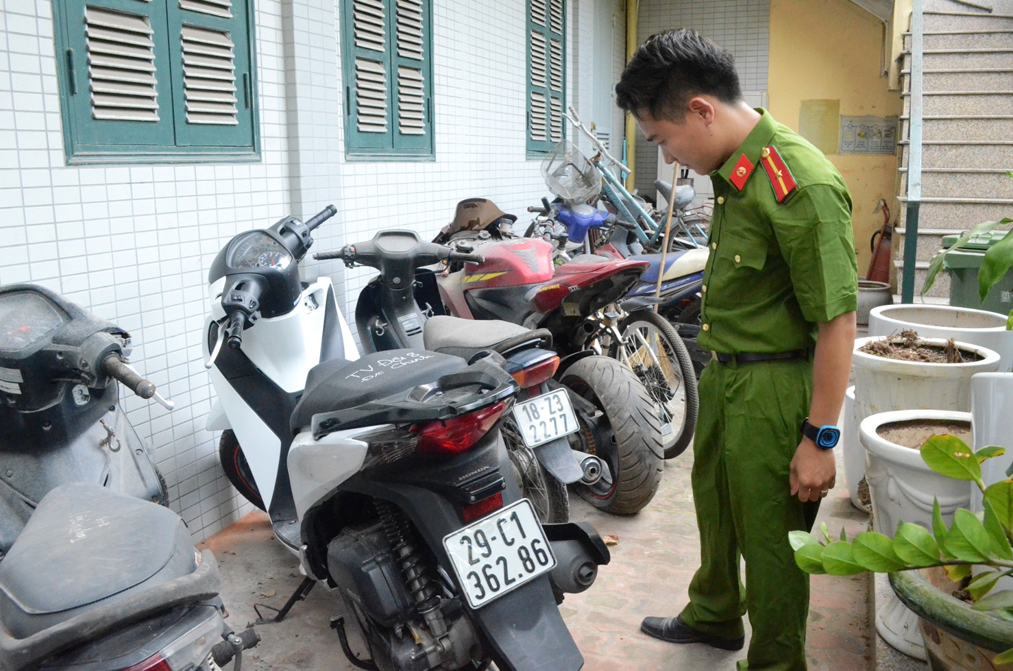 Triệt phá băng nhóm táo tợn cướp xe SH vào đêm khuya