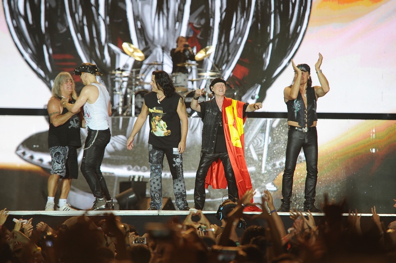 Scorpions đốt cháy hàng vạn khán giả tại Hà Nội