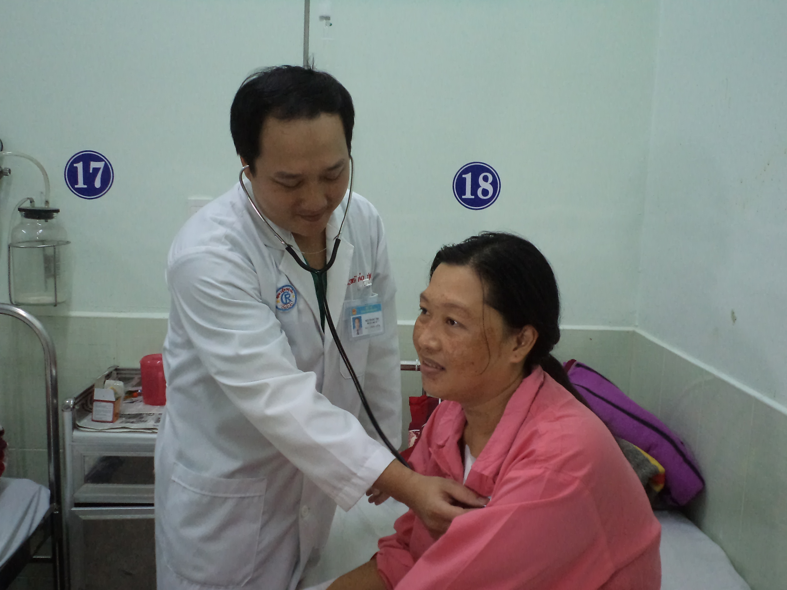 Cứu sống mẹ con thai phụ bị phình động mạch chủ khổng lồ