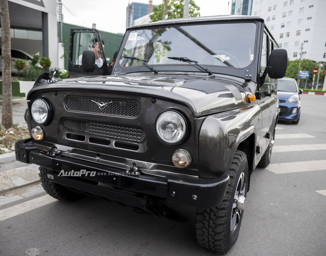 
Được biết, chiếc Uaz Hunter về Việt Nam thuộc bản cao cấp nhất mang t&ecirc;n Trophy.
