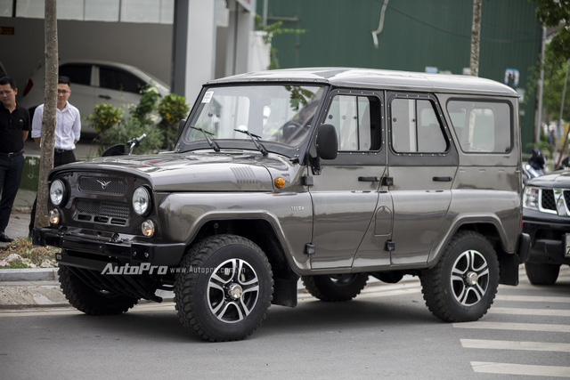 Chi tiết xe SUV Uaz Hunter rẻ hơn Kia Morning tại Việt Nam