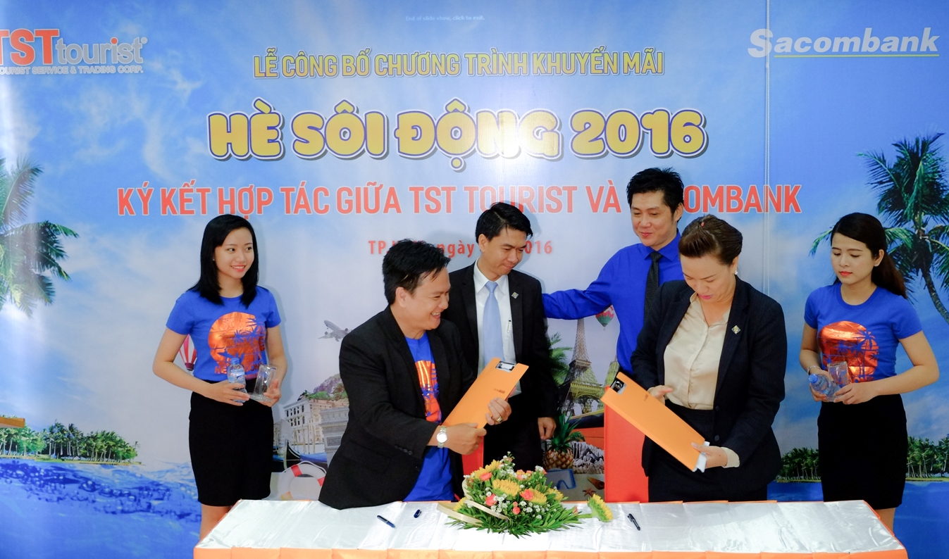 TST tourist khuyến mãi hè  đến 5 tỉ đồng