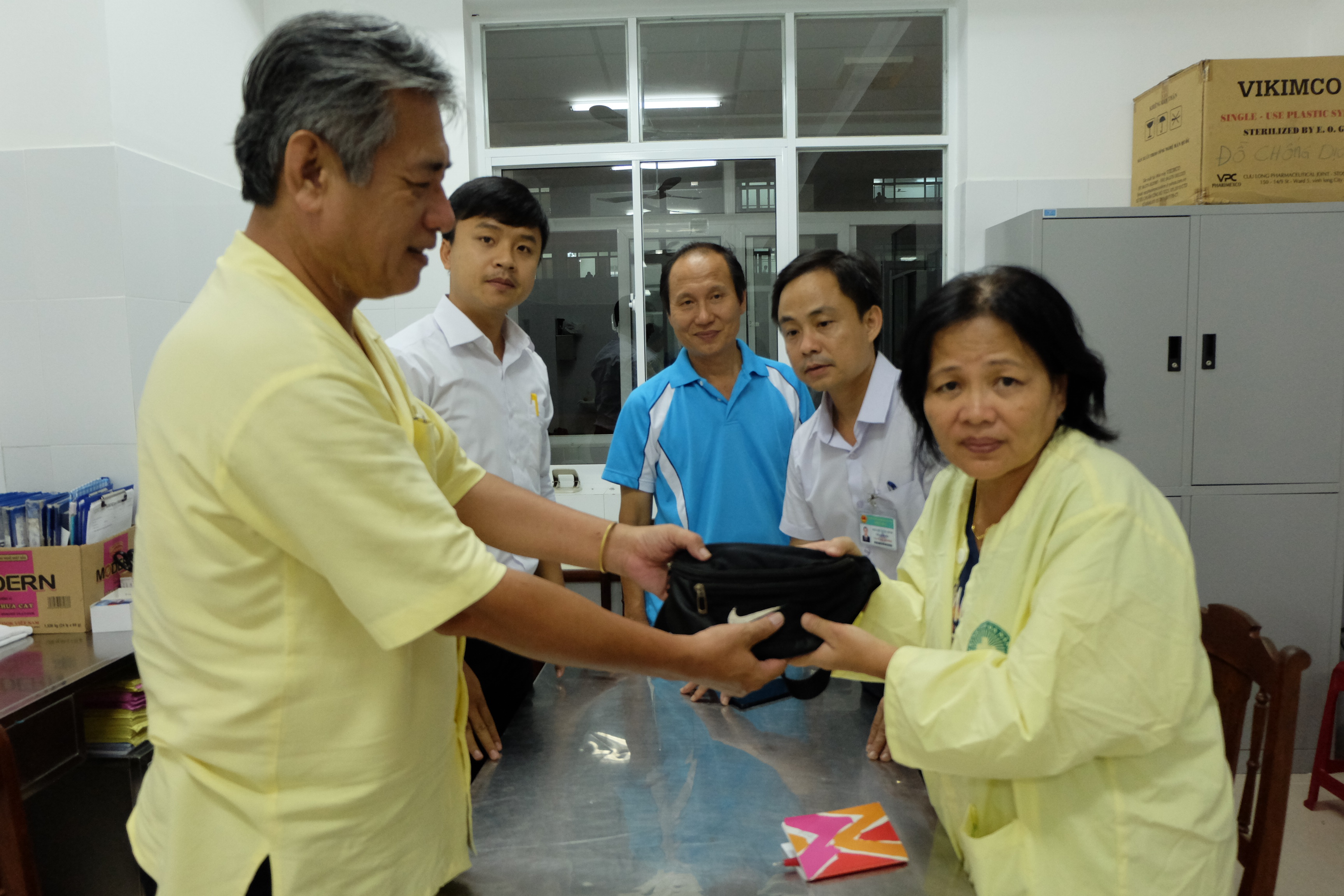 Vụ chìm tàu trên sông Hàn: Lái xe taxi trả lại tài sản cho nạn nhân