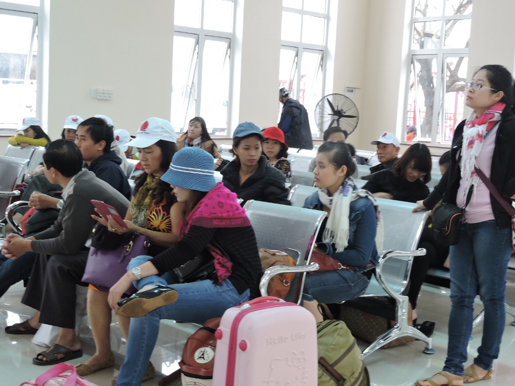 Đảo Lý Sơn bị cô lập, hàng trăm du khách mắc kẹt