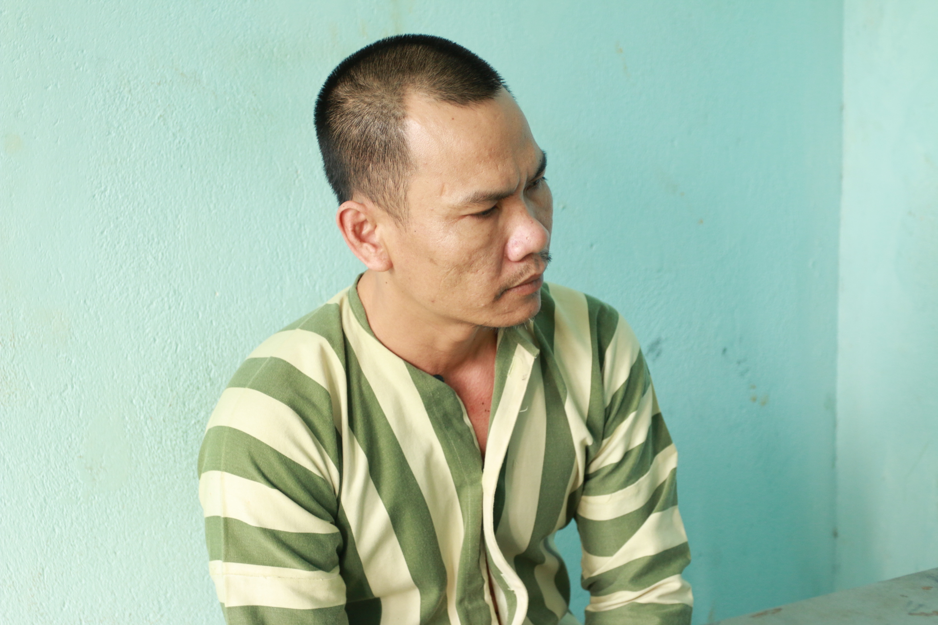
Tr&ugrave;m Phong cướp bị bắt giữ để l&agrave;m r&otilde; c&aacute;c h&agrave;nh vi cưỡng đoạt t&agrave;i sản, t&agrave;ng trữ tr&aacute;i ph&eacute;p chất ma t&uacute;y, vũ kh&iacute; qu&acirc;n dụng
