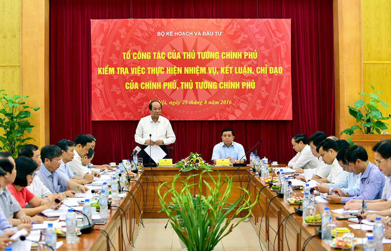 Không đủ cán bộ để đi... họp