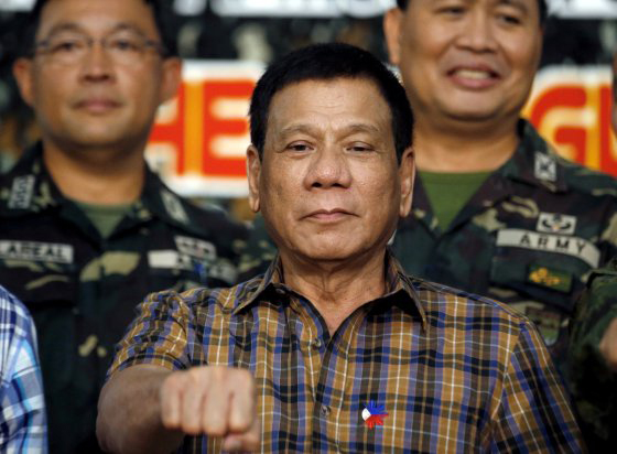 Tổng thống Philippines dính cáo buộc đẫm máu
