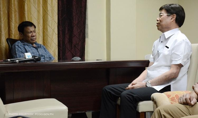 Tổng thống Philippines đối mặt người nghi là "trùm ma túy"