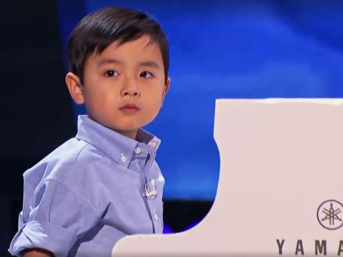 “Thần đồng piano” Evan Le trình diễn tại Việt Nam