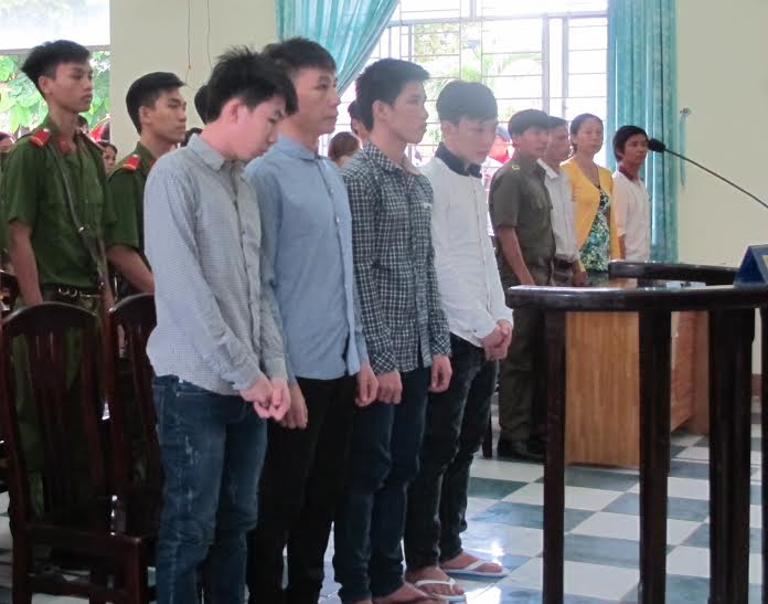 4 Hiếu nhậu cùng nhau, 1 người chết, 3 người đi tù