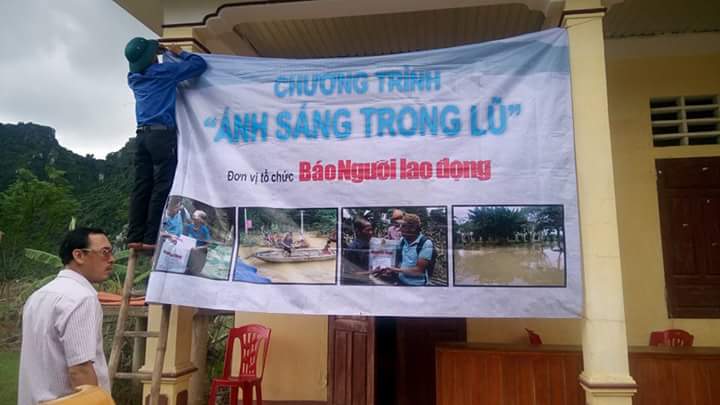 Chường tr&igrave;nh &aacute;nh s&aacute;ng v&ugrave;ng lũ đ&atilde; đến với d&acirc;n v&ugrave;ng lũ Quảng B&igrave;nh
