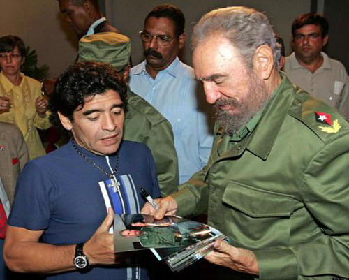 Maradona: “Tôi nhớ thương Fidel Castro như người cha thứ hai”
