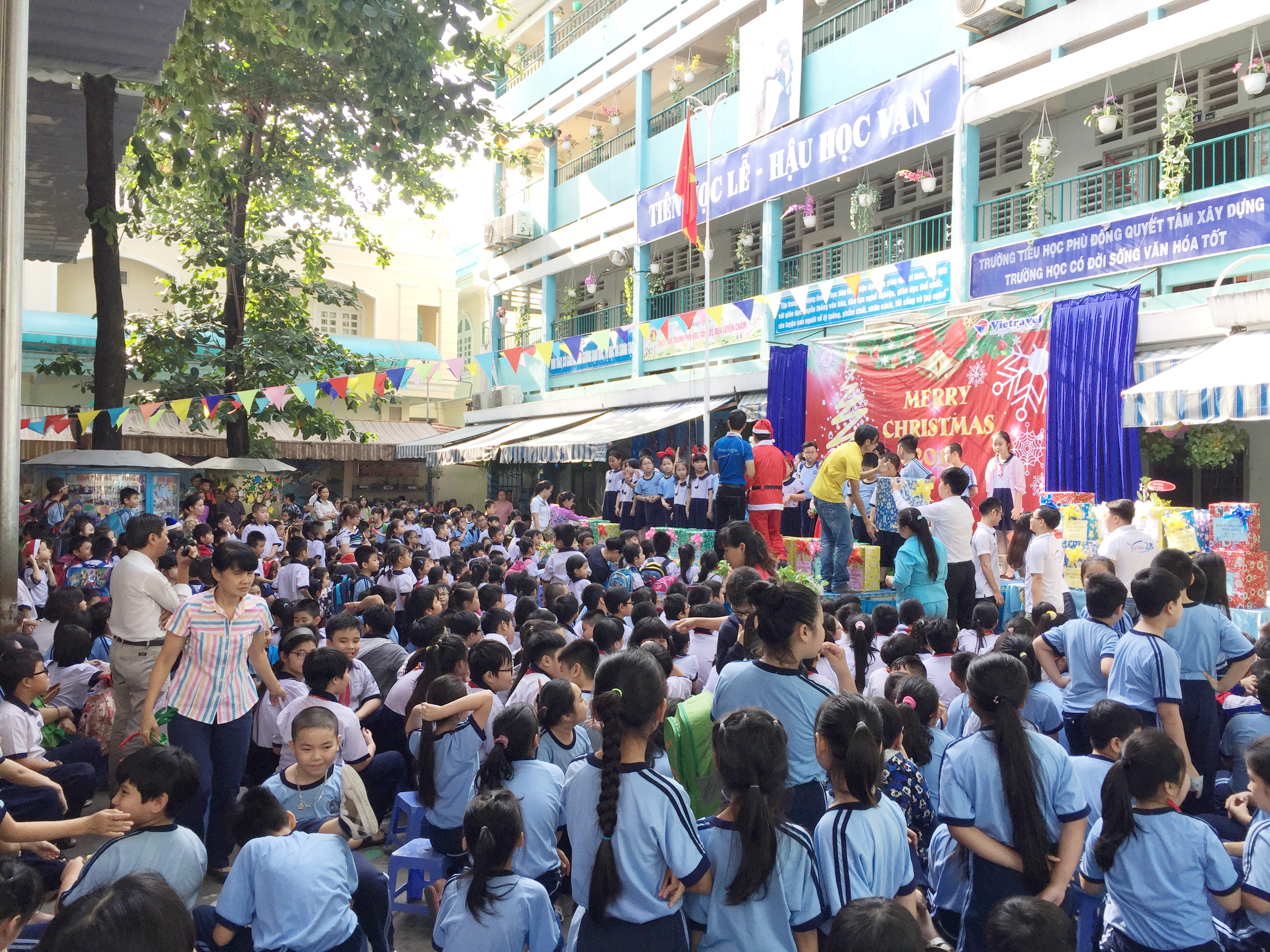 Yêu thương mùa an lành