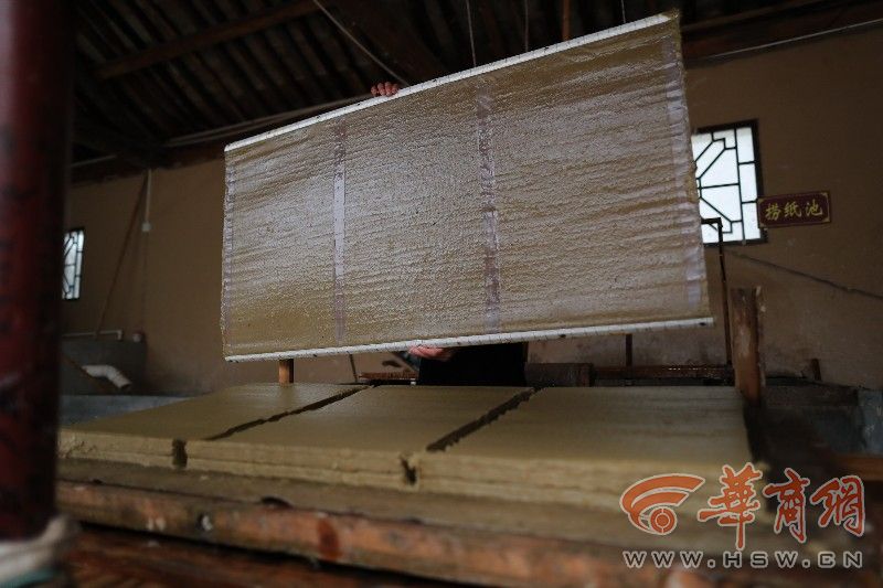 Xưởng dạy làm giấy của ông Liu. Ảnh: HSW.cn