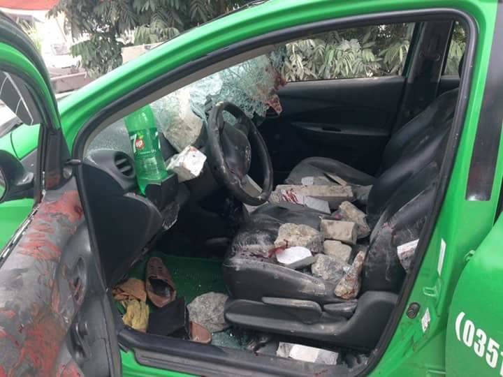 Thuê taxi đi chém người, bị đánh hội đồng nhừ tử