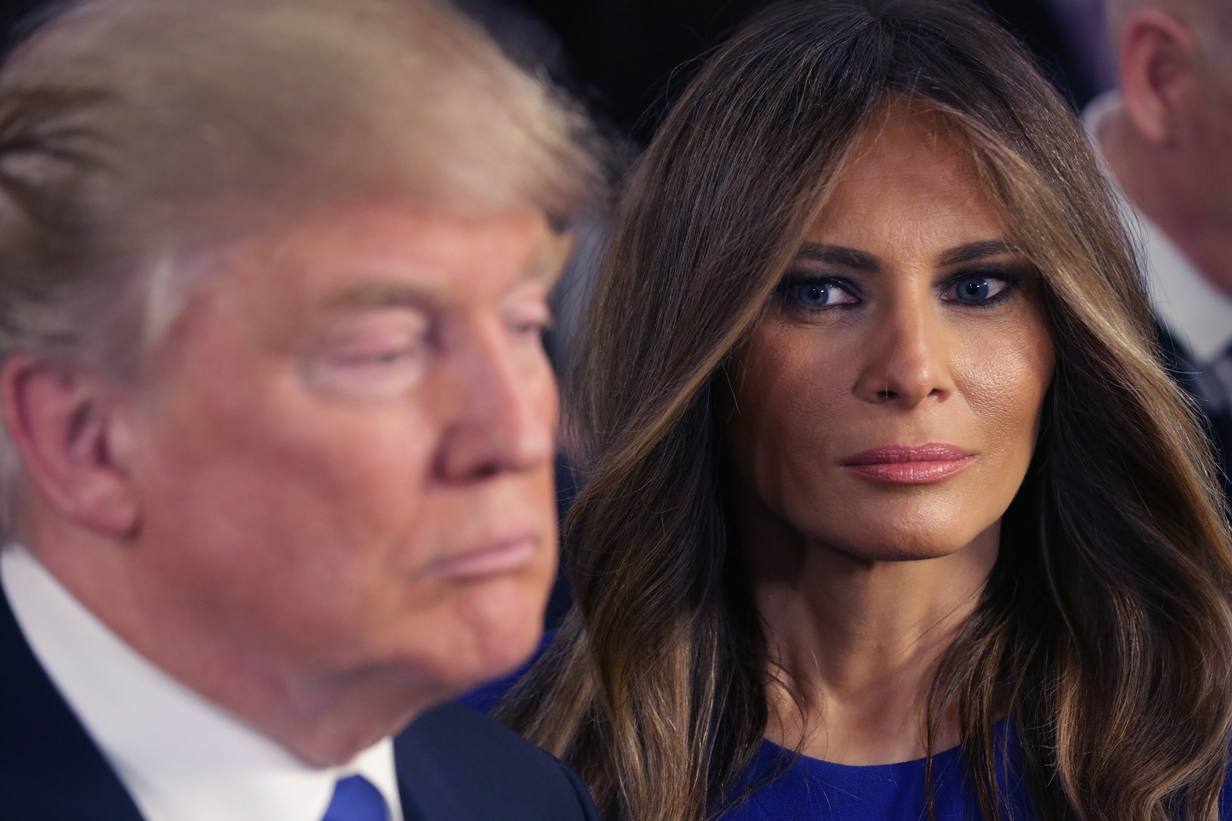 Vợ ông Trump bị "vạch trần" trước ngày bầu tổng thống Mỹ