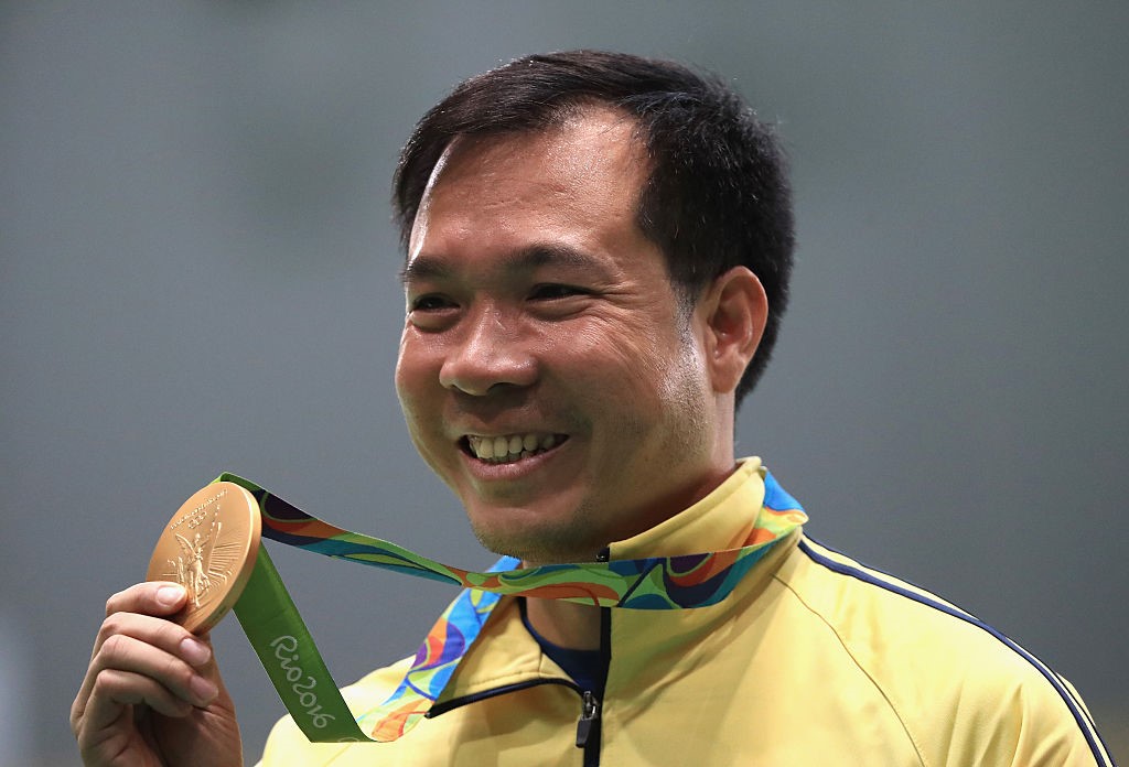 Vietravel thưởng nóng 10.000 USD cho HCV Olympic Hoàng Xuân Vinh