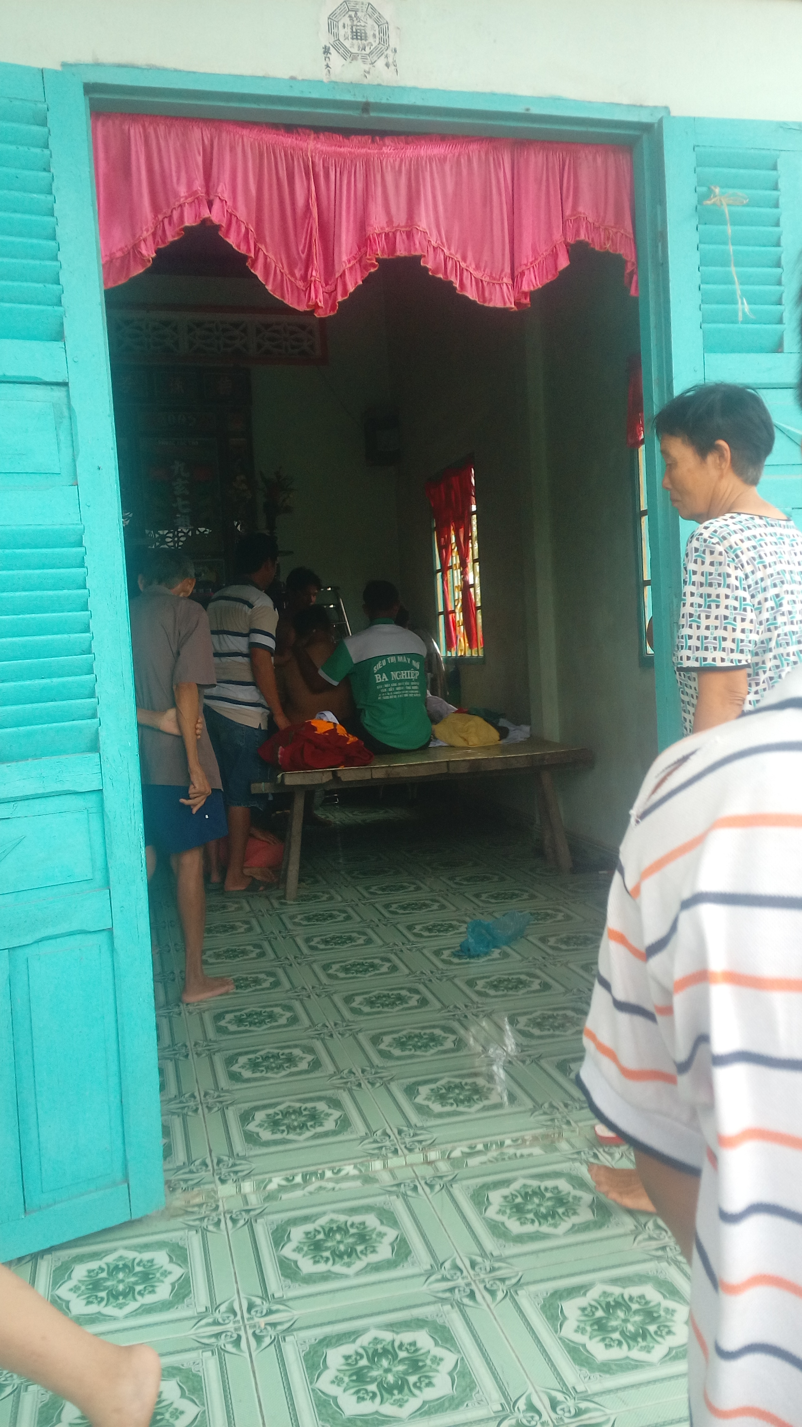 Kiếm tiền học thêm, nam sinh lớp 11 bị điện giật tử vong