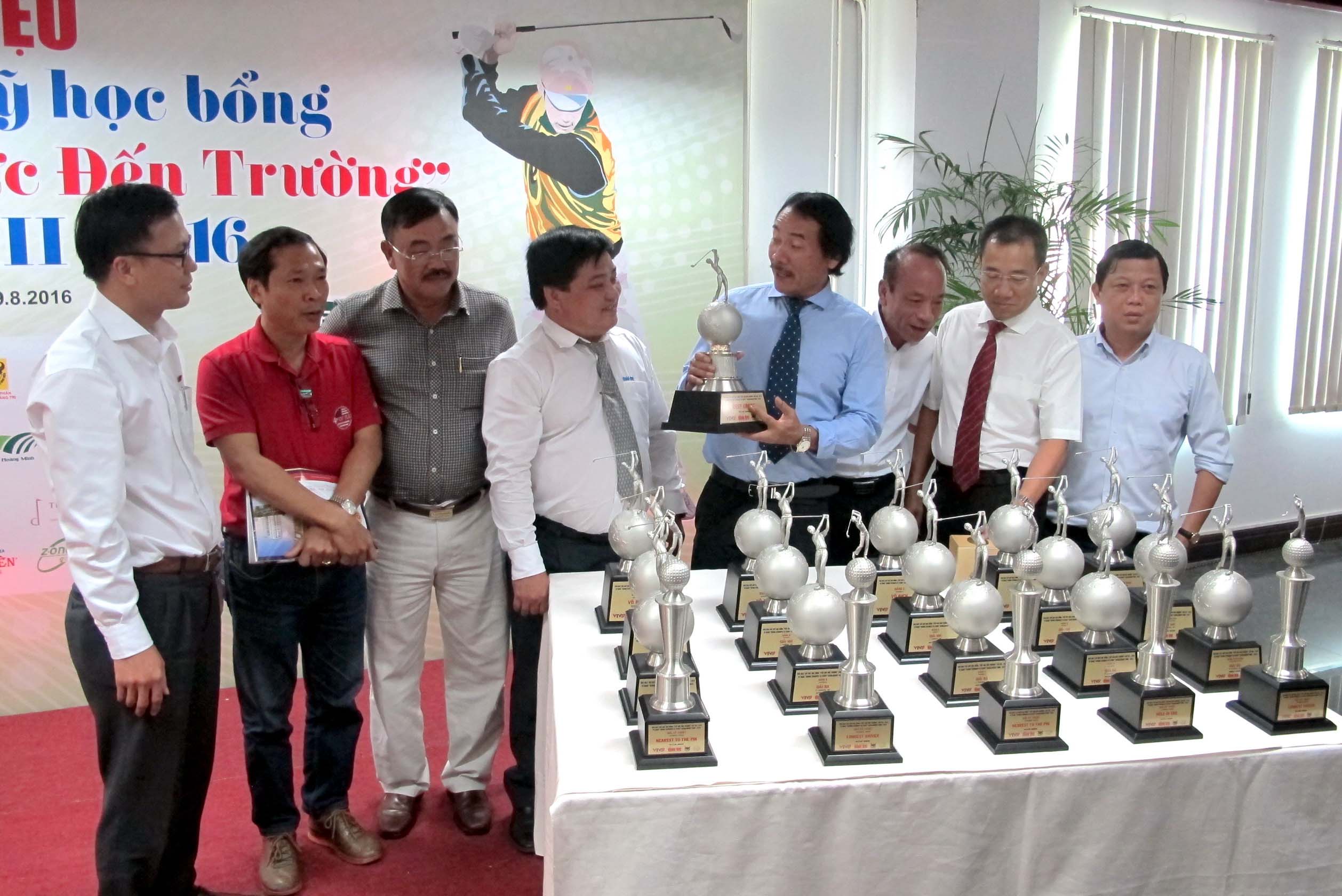 Giải Golf tiếp sức 1.000 tân sinh viên