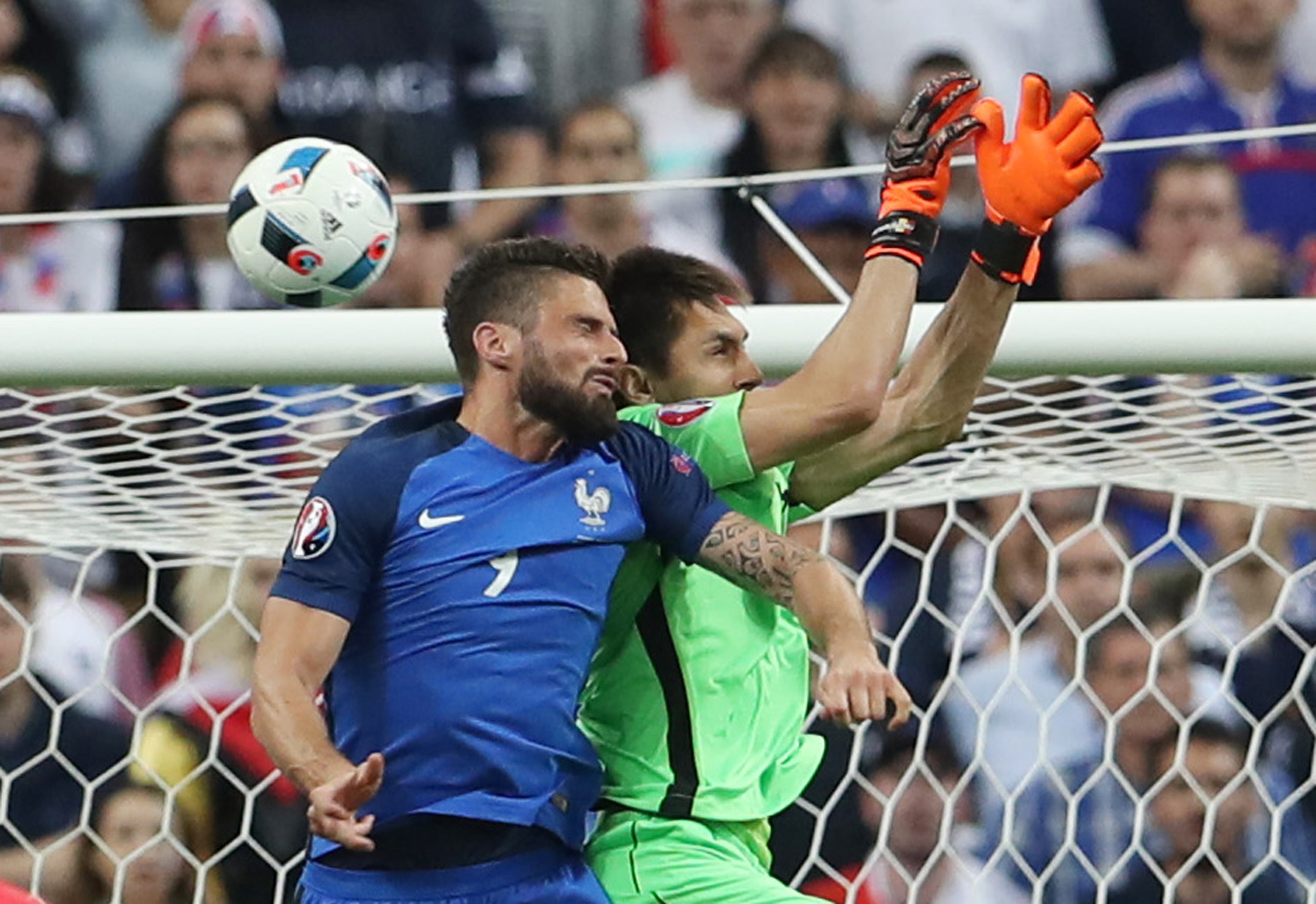 Xem 3 bàn thắng trận Pháp hạ Romania 2-1