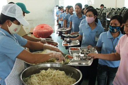 Bắt đầu từ bữa ăn giữa ca