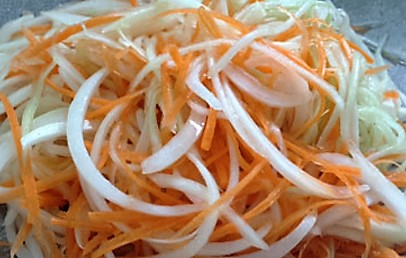 
H&agrave;nh t&acirc;y, c&agrave; rốt th&aacute;i sợi
