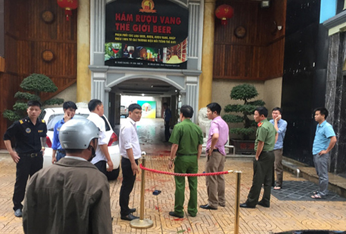 Nổ súng, hỗn chiến kinh hoàng trước quán karaoke